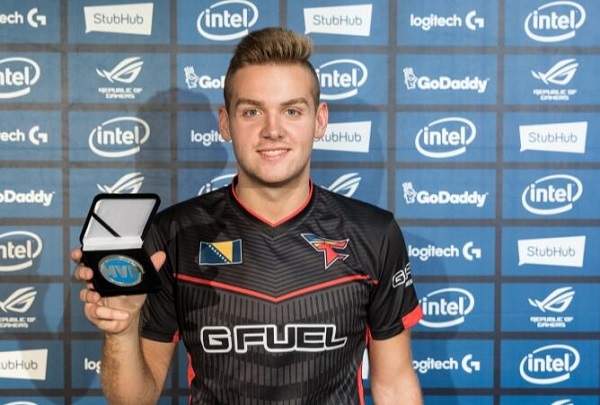 正是他对节 正是他对节